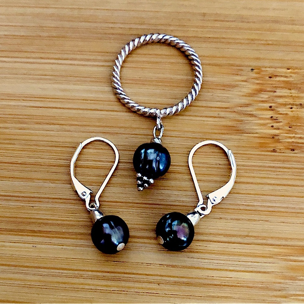 $32 Estate Youth Set Ring & Earrings Semi Baroque Black Pearls Size 5 925
